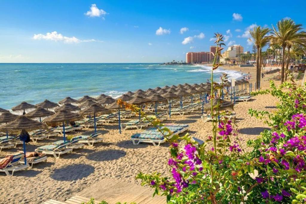 Apartamento Con Gran Terraza Junto A La Playa 托雷莫利诺斯 外观 照片
